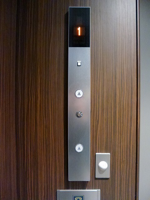 物件内観写真21　(鍵がないと作動しないセキュリティエレベーターです)