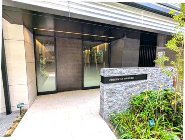 建物設備(瀟洒なエントランスです)