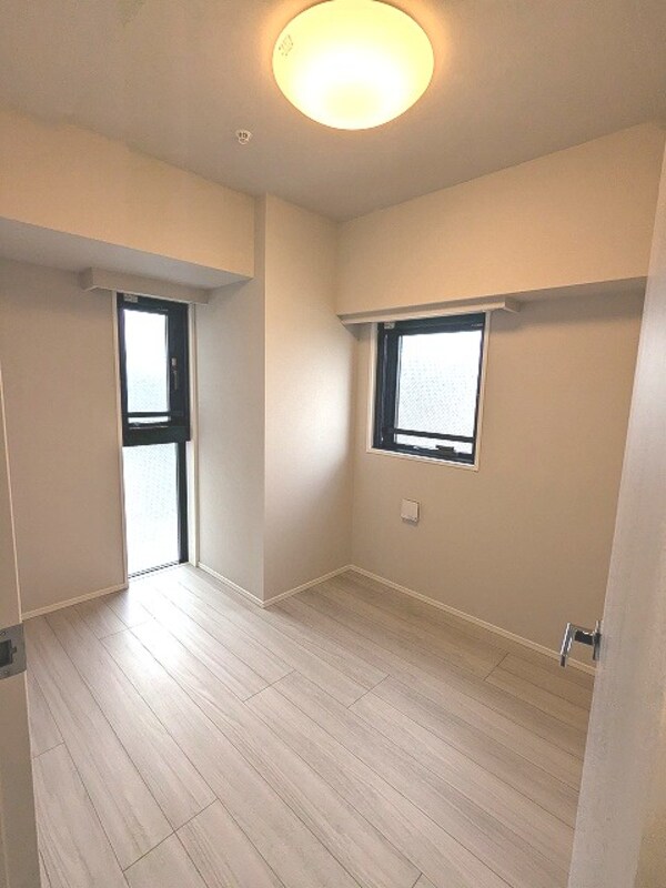 建物設備(4.5帖洋室、エアコン照明付き)