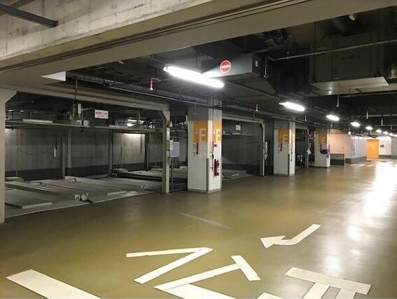 物件内観写真13　(駐車場)