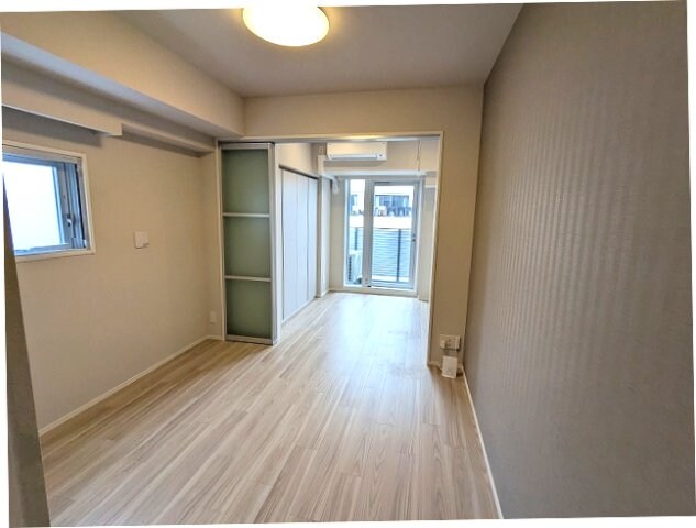 物件内観写真3　(角部屋、インターネットWi-Fi無料、ダイニングに床暖房と照)