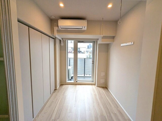 物件内観写真7　(角部屋、インターネットWi-Fi無料、洋室にエアコン・ダウン)