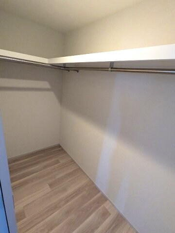 物件内観写真7　(5.9帖洋室のウォークインクローゼット)