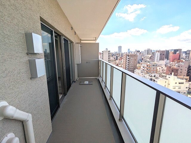 物件内観写真13　(最上階ワイドバルコニー、日当り眺望良好です)