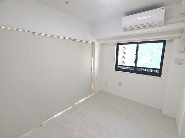 建物設備(6帖洋室、エアコンと照明付きです)
