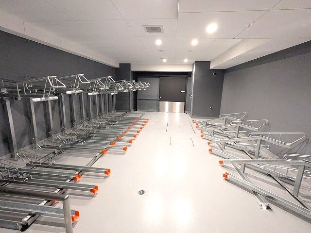 物件内観写真26　(オートロック付屋内自転車置き場です)