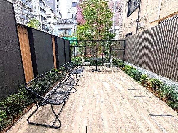 建物設備(1Fのテラスです)