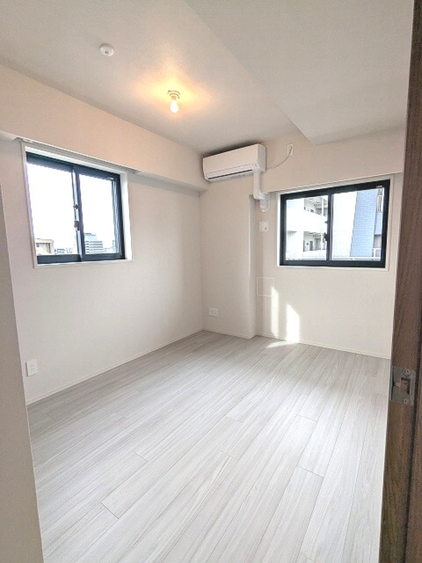 建物設備(洋室、エアコン、クローゼット、角部屋2面採光)