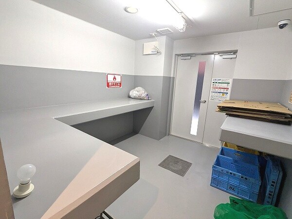 建物設備(24時間利用可能なゴミ置場です)