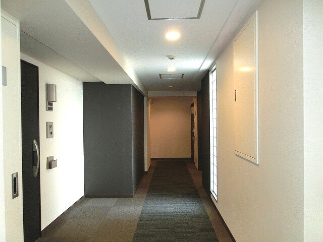 物件内観写真24　(パークキューブ浅草田原町のホテルライクな内廊下です)