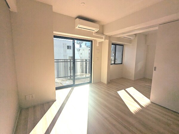 建物設備(リビング
南向き日当り眺望良好
エアコン付)