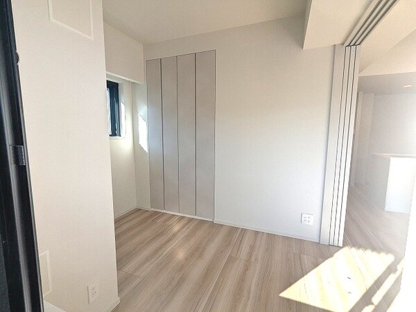 建物設備(角部屋プライバシー確保された4帖洋室、2面採光南向き日当り眺)