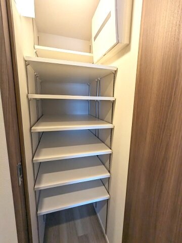 物件内観写真9　(シューズインクローゼット)