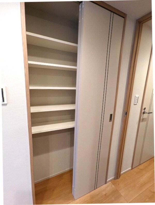 建物設備(リビングの収納です)