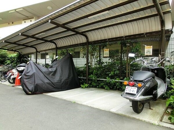 建物設備(バイク置き場)