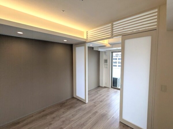 建物設備(インターネット無料、ペット可、角部屋、リビングと洋室にダウン)