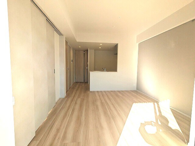 物件内観写真23　(リビング
南向き日当り眺望良好
エアコン付)