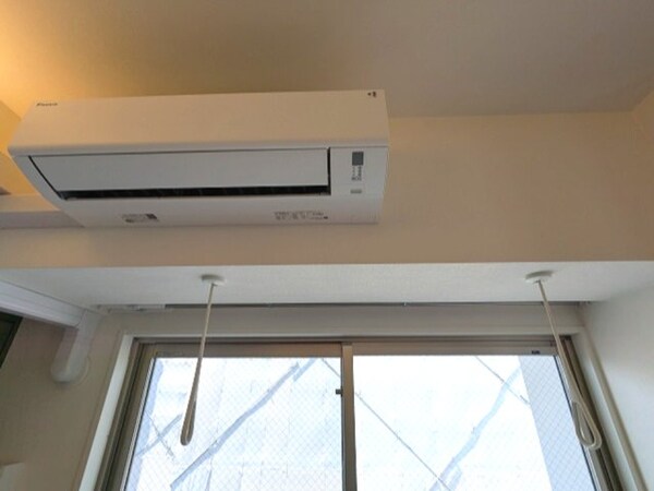 建物設備(取り外し可能な室内物干し設備付きです)