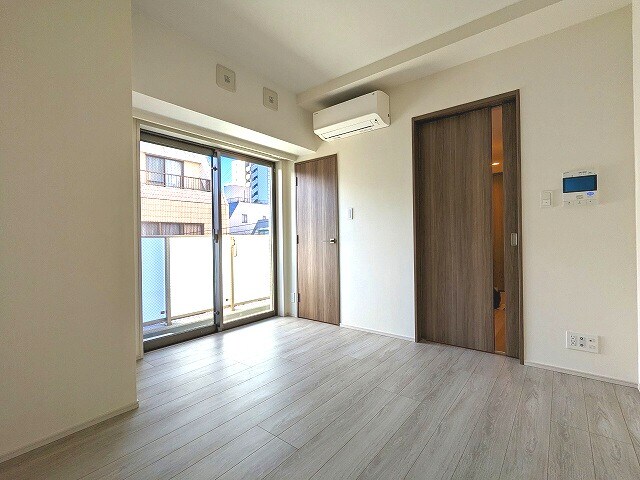 物件内観写真7　(洋室にはスライドドアがある1Kタイプです)