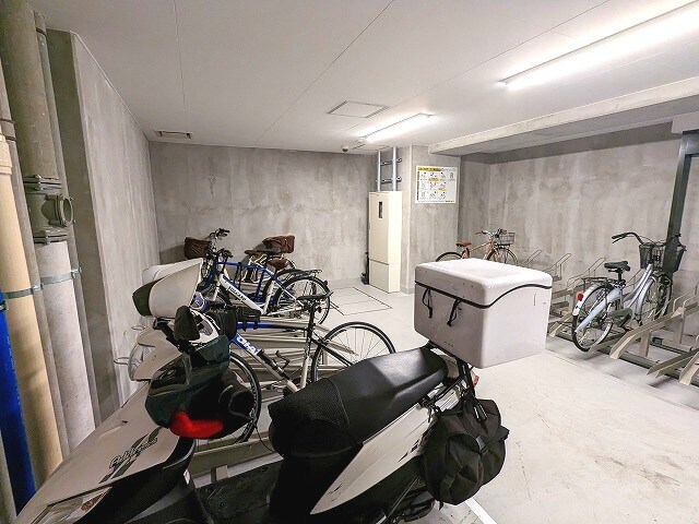 物件内観写真16　(駐輪場です)