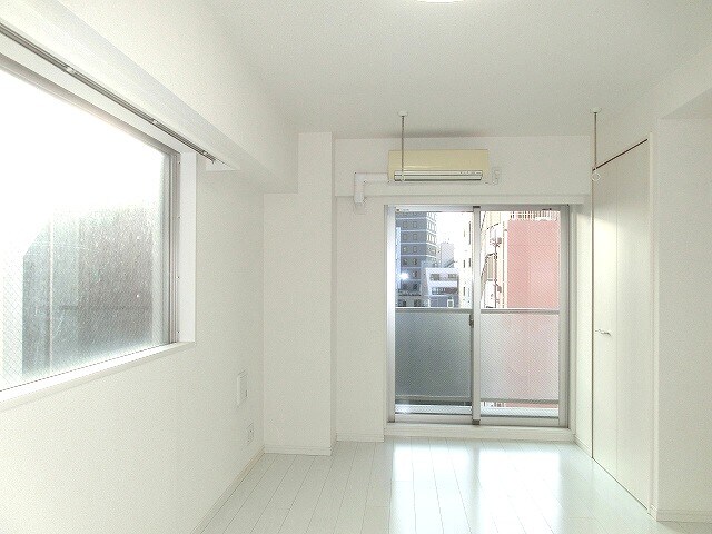 物件内観写真7　(ハイリーフ上野の１Ｒの洋室です)