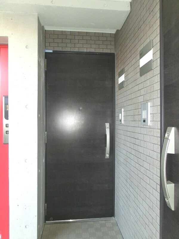 建物設備(ハイリーフ上野の玄関です、ダブルロックセキュリティ)