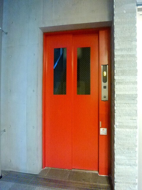 物件内観写真20　(ハイリーフ上野の礼金エレベーターです)