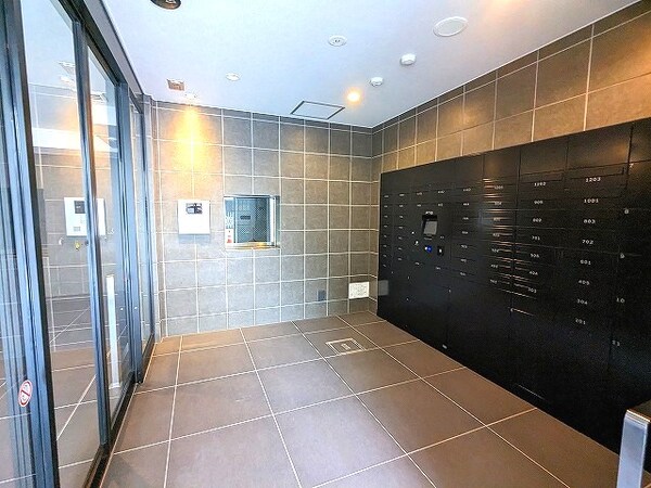 建物設備(タッチキーのTVモニター付オートロックセキュリティ、宅配BO)