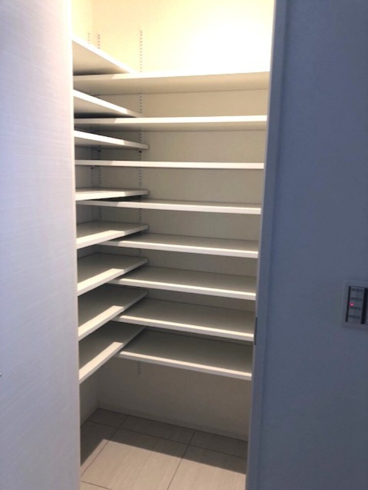 物件内観写真9　(シューズインクローゼット)