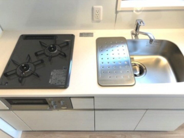 物件内観写真17　(瀟洒でお手入れ楽なガラストップコンロです)