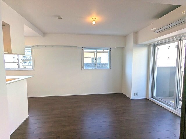 物件内観写真8　(インターネット無料、角部屋2面採光、エアコン付、カウンターキ)