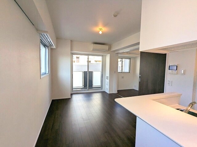 物件内観写真25　(インターネット無料、角部屋2面採光、エアコン2台付、カウンタ)