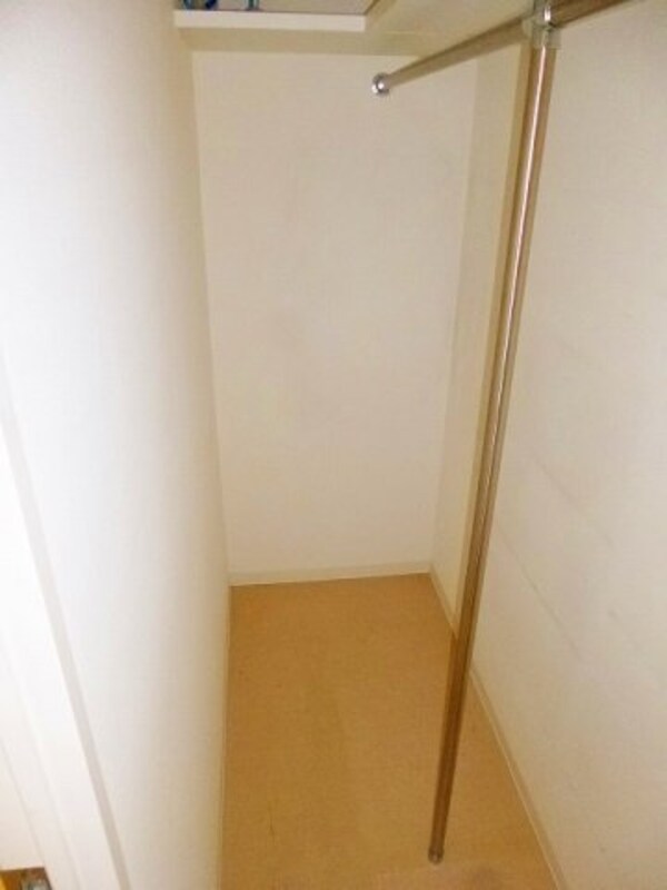 収納(レジディア町屋のウォークインクローゼットです)