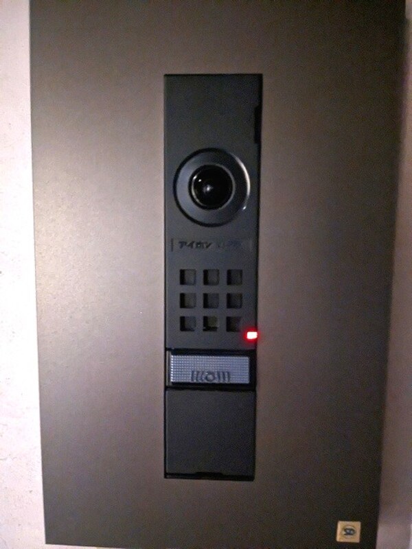 エントランス(玄関にもTVモニター付きインターホンセキュリティ
録画他多機)