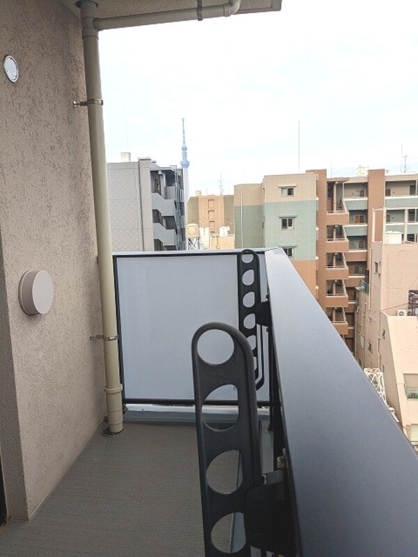 バルコニー(９F、スカイツリー隅田川花火見えます)