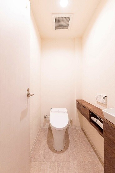 物件内観写真15　(トイレ・同反転タイプ類似参照)