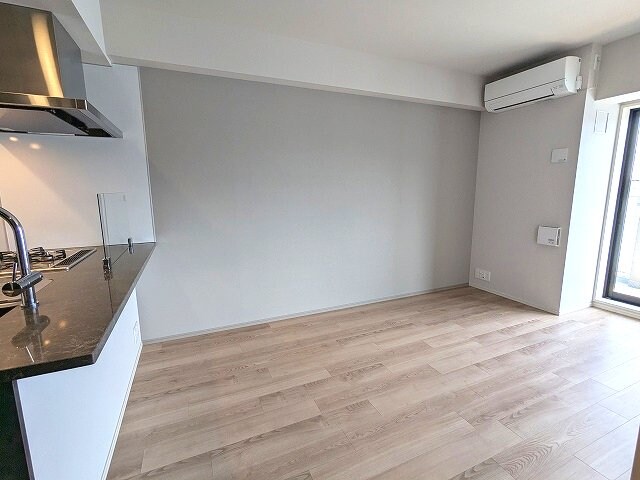 物件内観写真19　(インターネットWi-Fi無料、エアコン3台付、南向き日当たり)