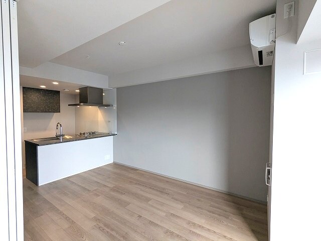 物件内観写真21　(カウンターキッチン、インターネットWi-Fi無料、エアコン3)