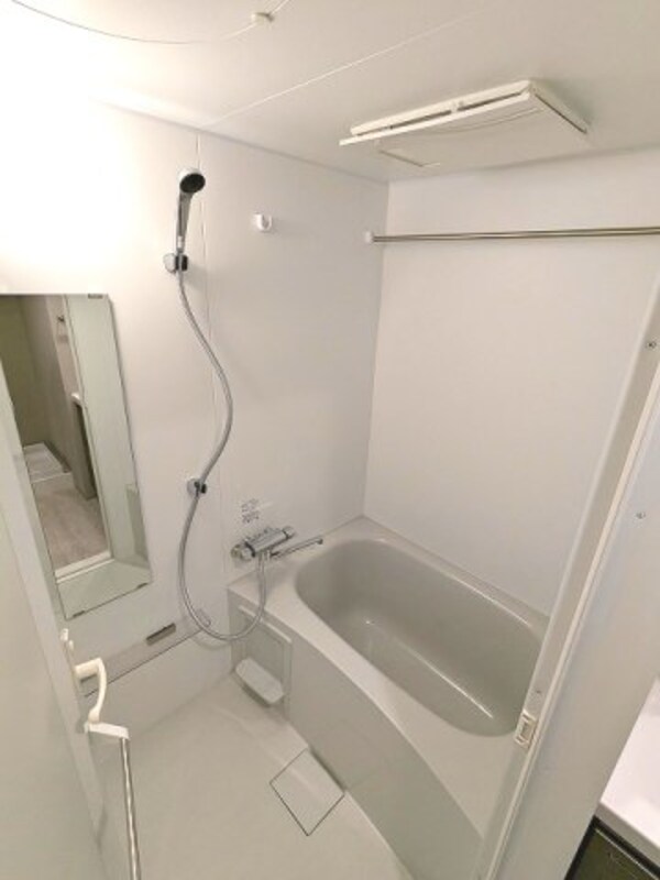 浴室(24時間換気浴室乾燥機付、自動お湯針機能付きです)