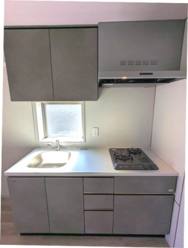 キッチン(ガス2口システムキッチン、瀟洒でお手入れ楽なガラストップコン)