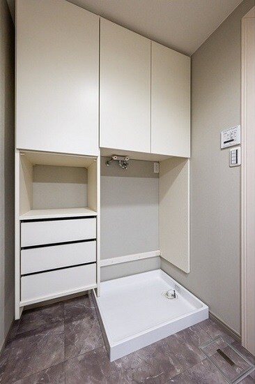 物件内観写真15　(ランドリースペース＆収納・他タイプ参照)