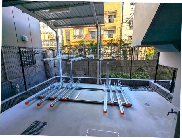 物件内観写真18　(自転車置場です)