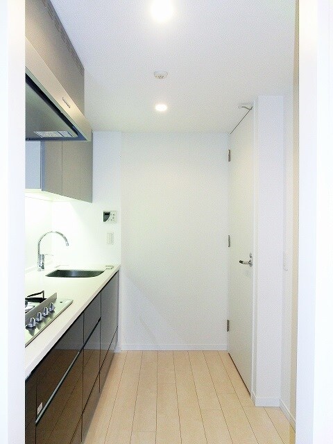 物件内観写真19　(２ＷＡＹで大型冷蔵庫や食器棚配置できるスペースあります)