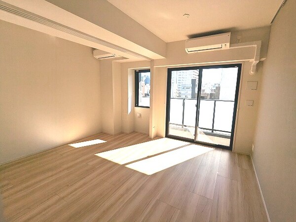 建物設備(リビング
南向き日当り眺望良好
エアコン付)