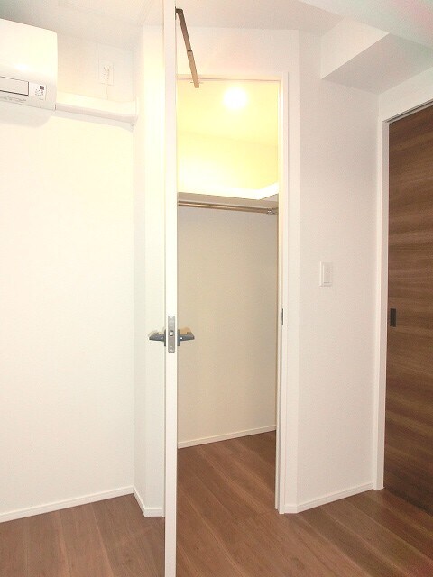 物件内観写真12　(ウォークインクローゼット)