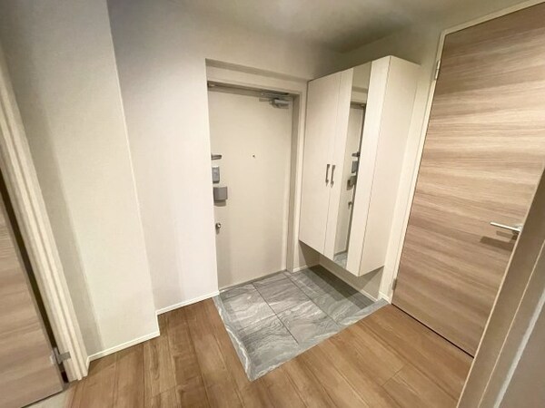 玄関(家具等は付きません)
