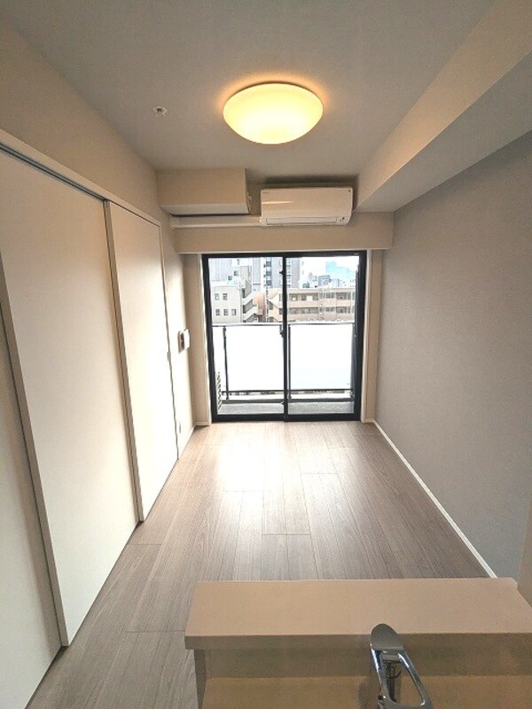 建物設備(南向き、リビングにエアコン・照明付、カウンターキッチン)
