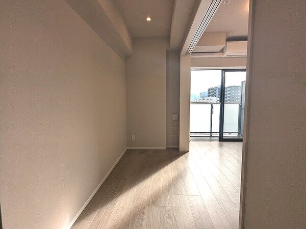 建物設備(南向き、洋室にウォークインクローゼット・ダウンライト付き)
