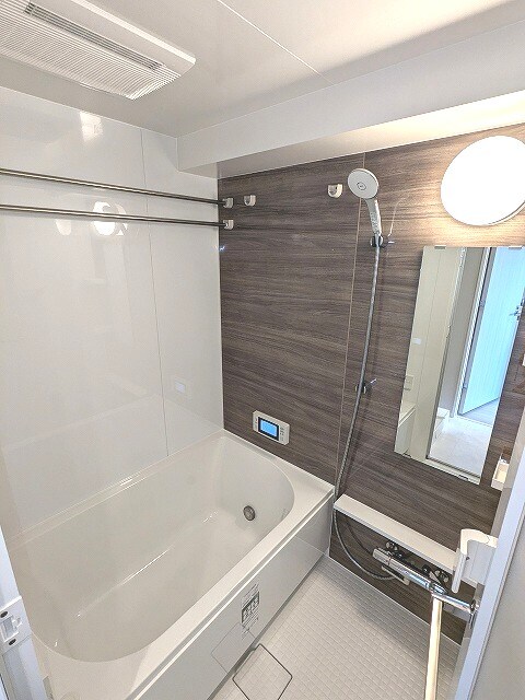 物件内観写真5　(追焚付オートバス、浴室換気乾燥機、浴室TV付)