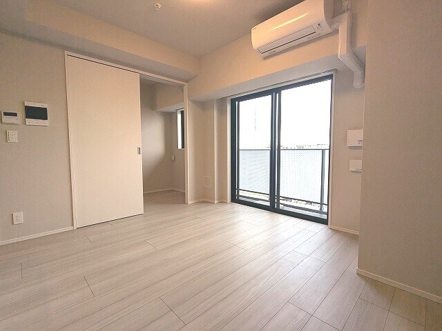 物件内観写真6　(リビングと3.5帖洋室)